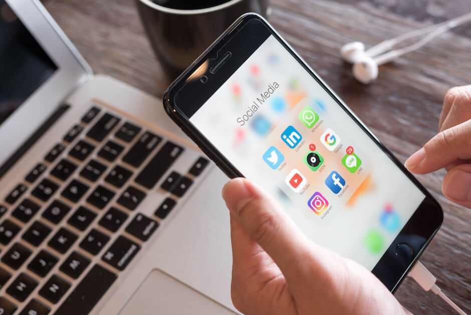 Creating Social Media Images On The Go – The Best Mobile Apps